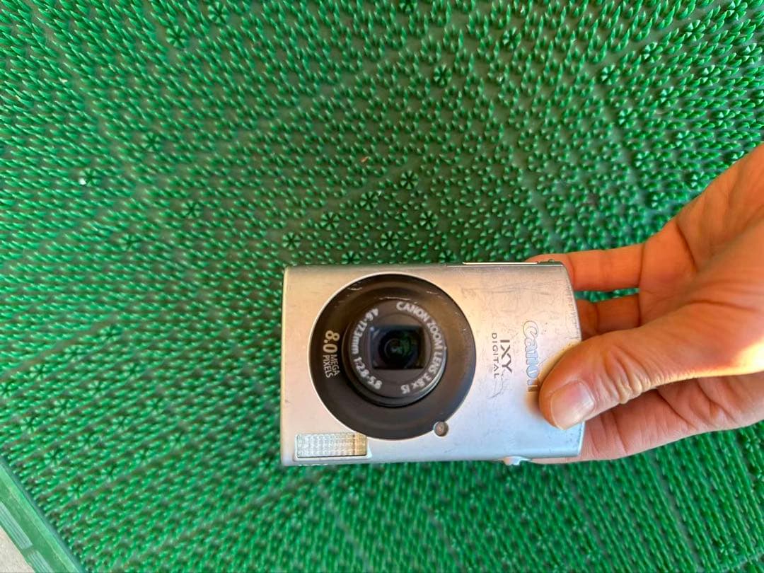 Canon IXUS コンパクトデジタルカメラ シルバー