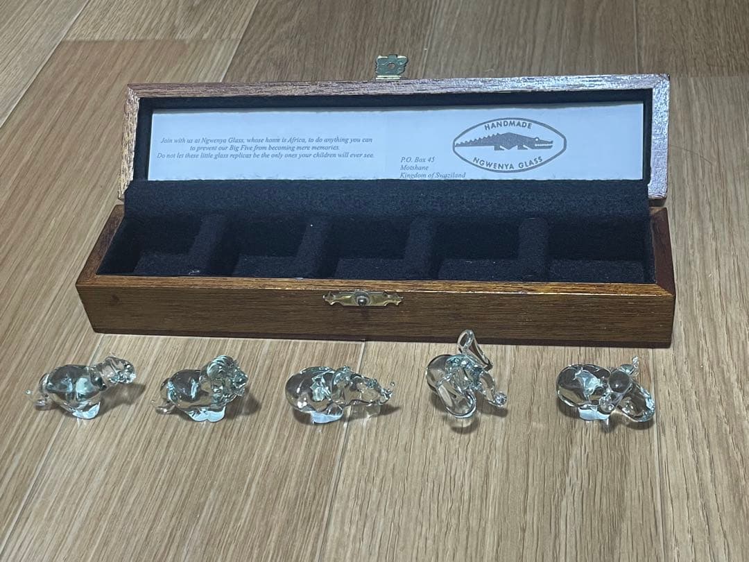 Ngwenya Glass 動物フィギュア 5体セット 木箱付き