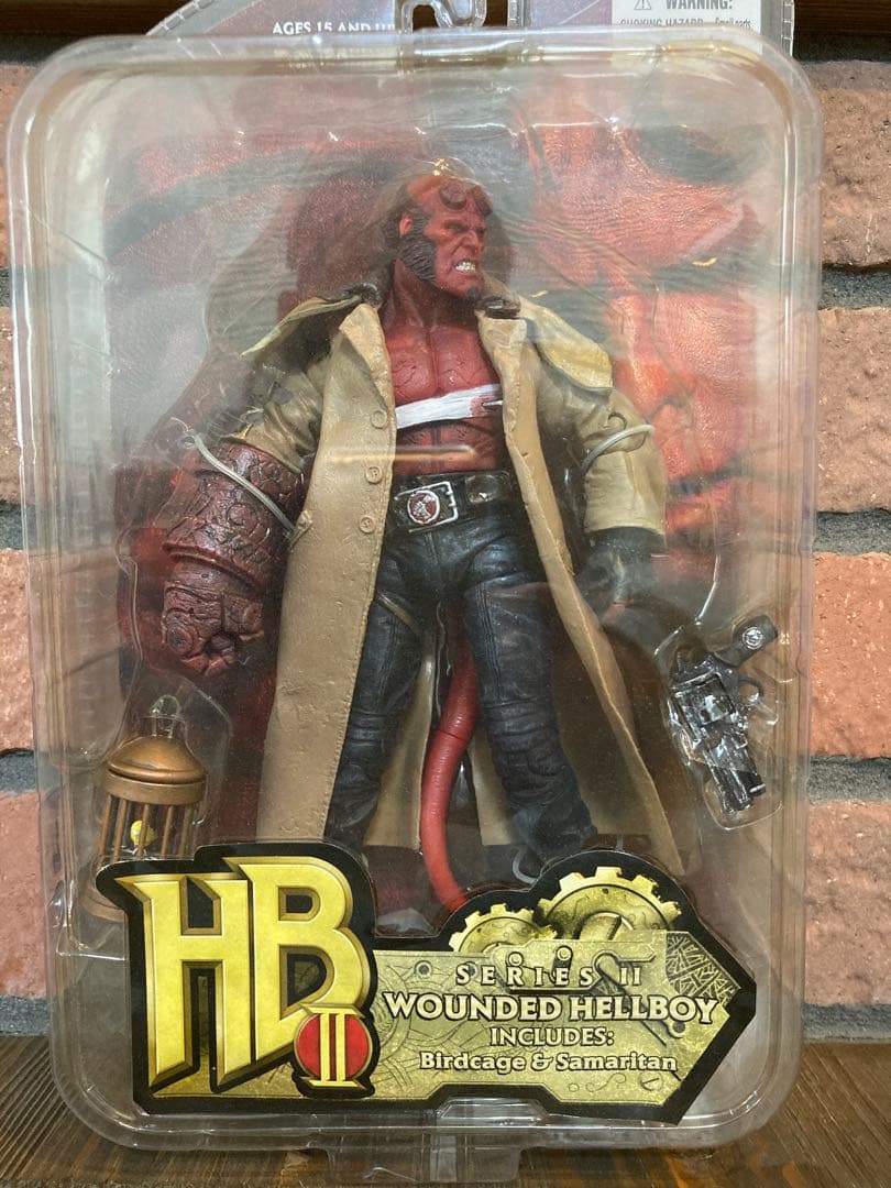 ヘルボーイ２ ７インチ フィギュア 負傷したヘルボール