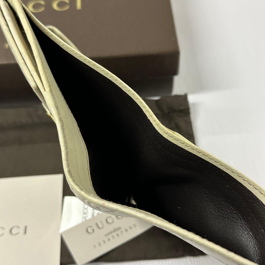 新品同様‼️ グッチ　GUCCI 財布　二つ折り　折り財布　シマレザー