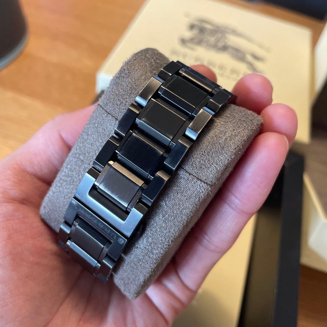 BURBERRY ブラック アナログ腕時計　箱付き　説明書付き