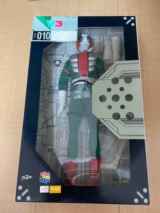 仮面ライダーV3 メディコムトイ&ハリケーン6分の1ダイキャストモデル