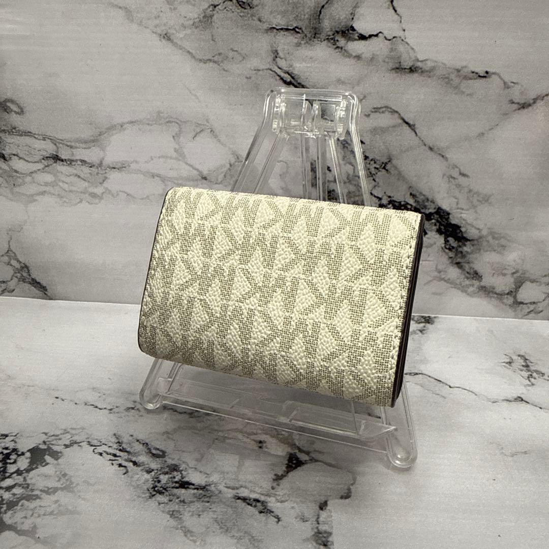 (未使用品)大人気、マイケルコース、ミニ財布、大人気デザイン、総柄、PVC地、金