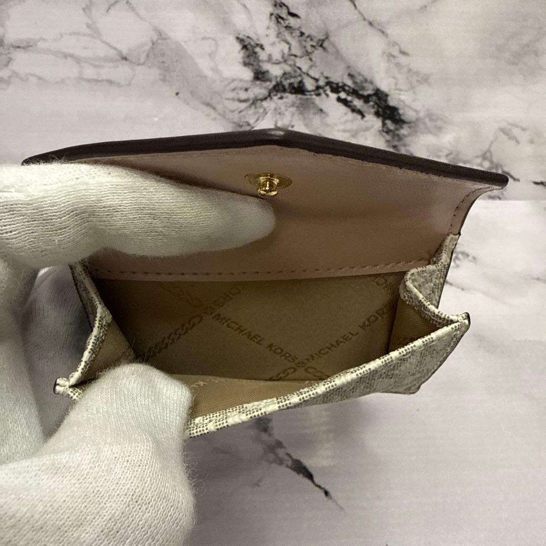 (未使用品)大人気、マイケルコース、ミニ財布、大人気デザイン、総柄、PVC地、金