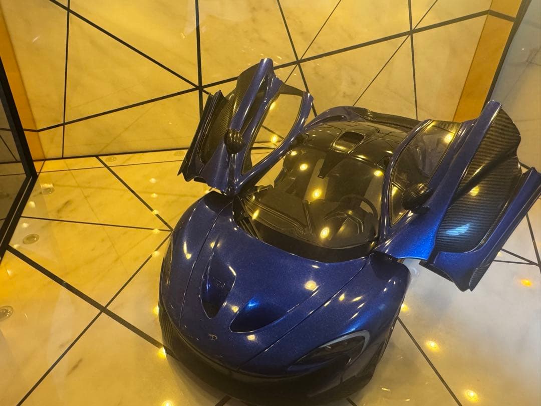 オートアート　P1 マクラーレン　1/18