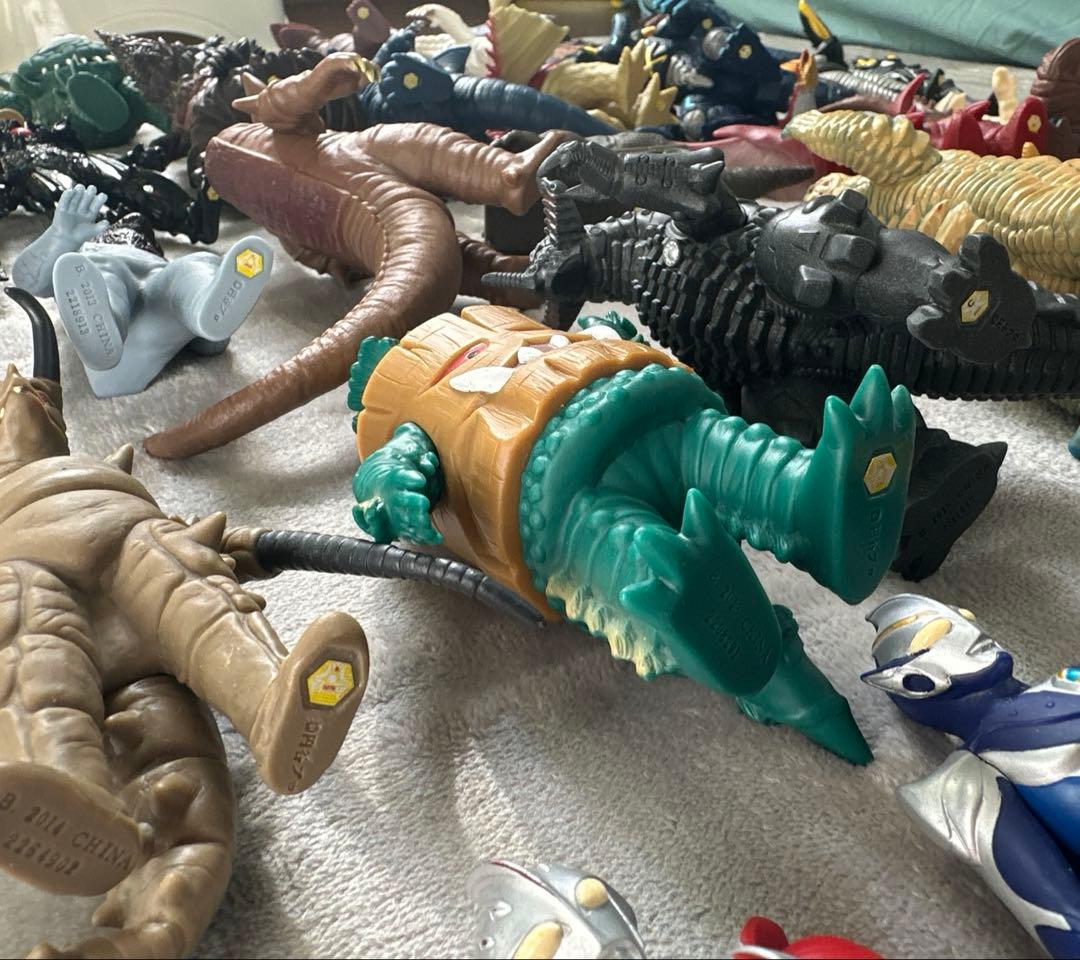 ウルトラマン　怪獣　フィギュア　35体