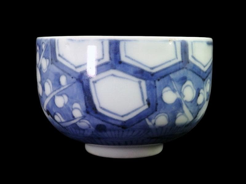 古伊万里　染付 亀甲紋に梅の図　りん茶碗　A598AS-fbvc