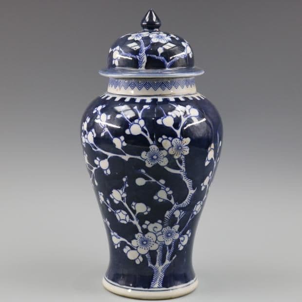 明青藍地氷梅紋将軍壺 景徳鎮 陶磁器 装飾品 現代工芸品 美術品 置物