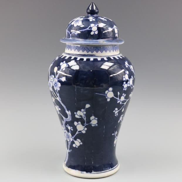 明青藍地氷梅紋将軍壺 景徳鎮 陶磁器 装飾品 現代工芸品 美術品 置物