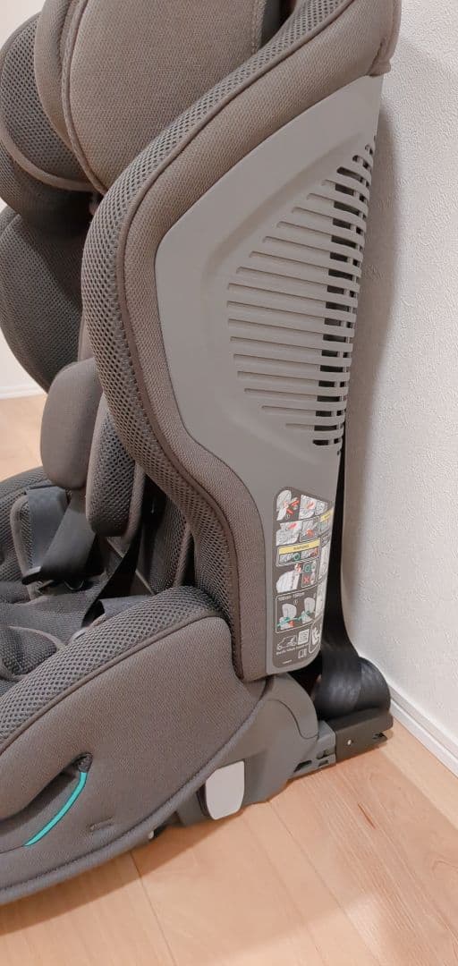 【美品、未使用】コンビ　ジュニアシート　ジョイトリップ アドバンス plus