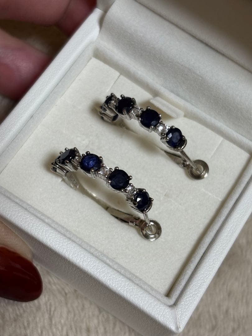 サファイアピアス (天然サファイア) 2.74カラット＊(正規品)保証カード付き