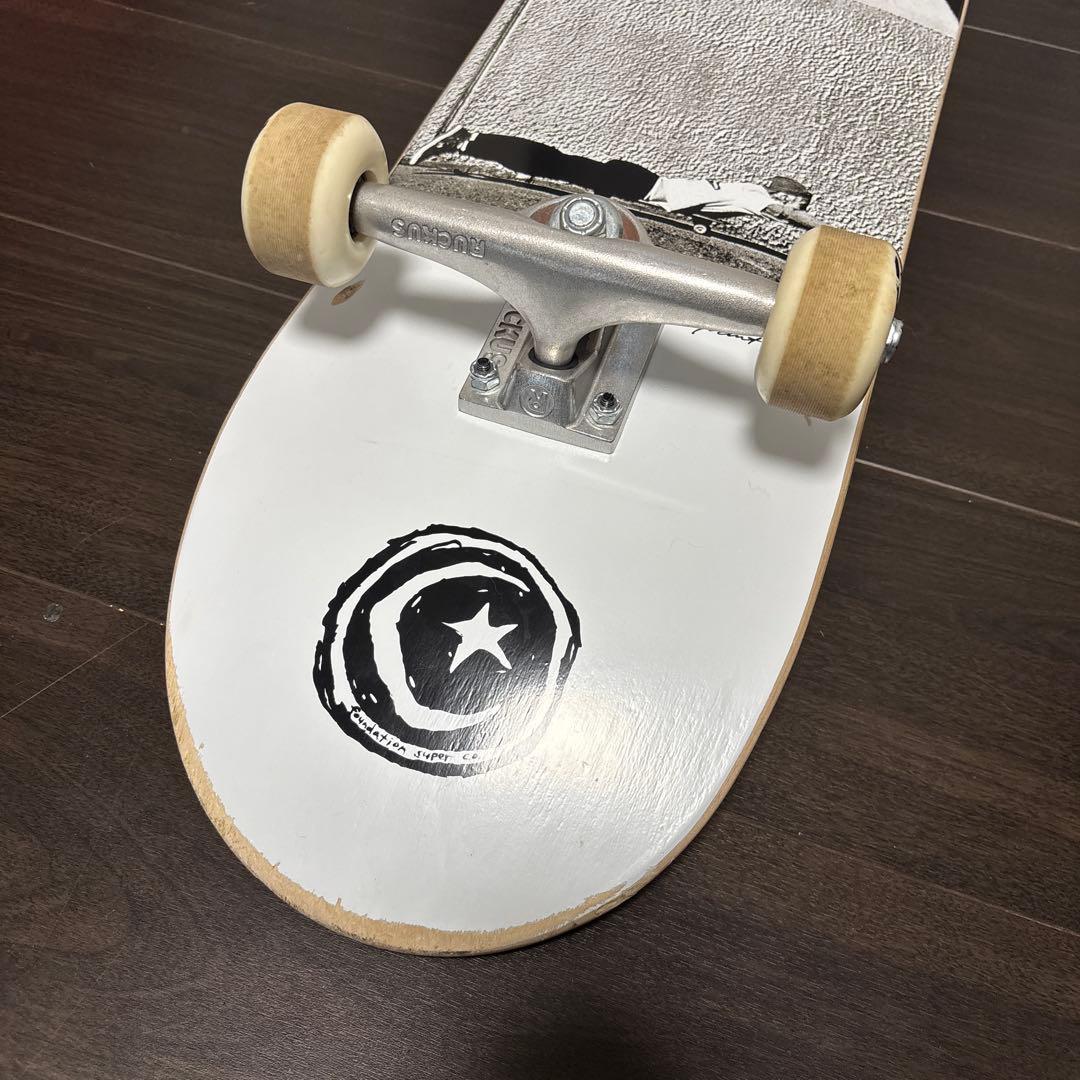 FOUNDATION 8インチx31.84 コンプリート スケートボード