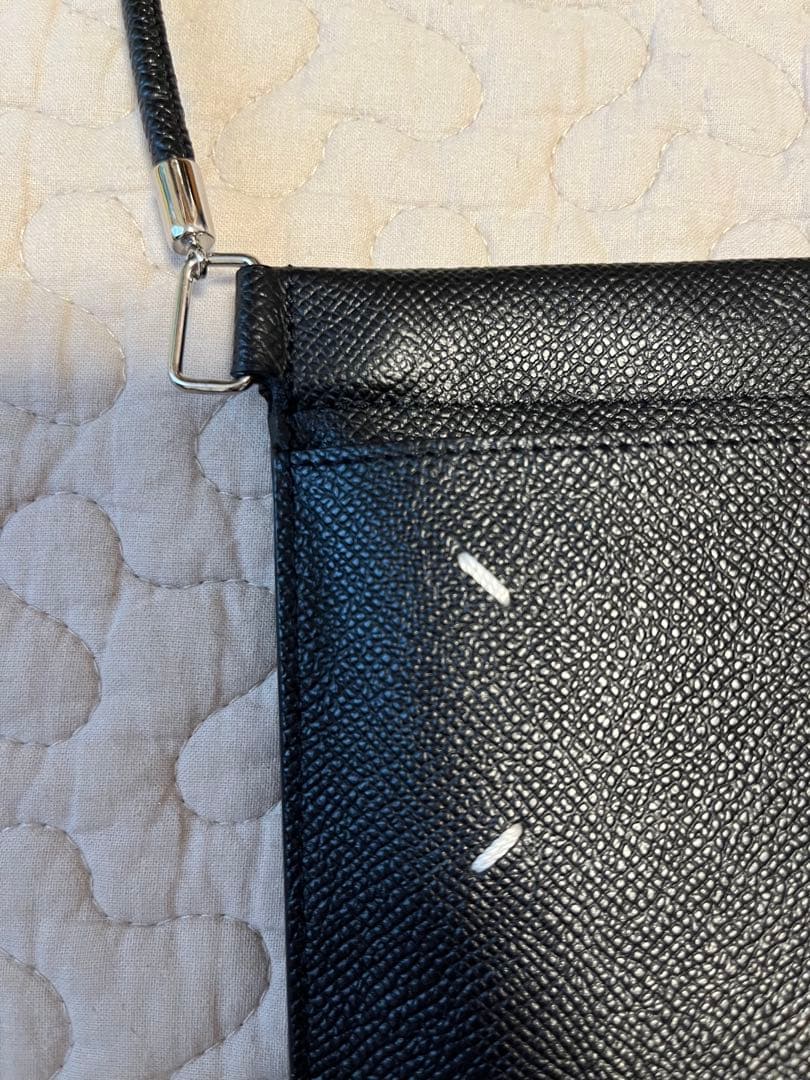 マルジェラ　スマホショルダーバッグ ブラック