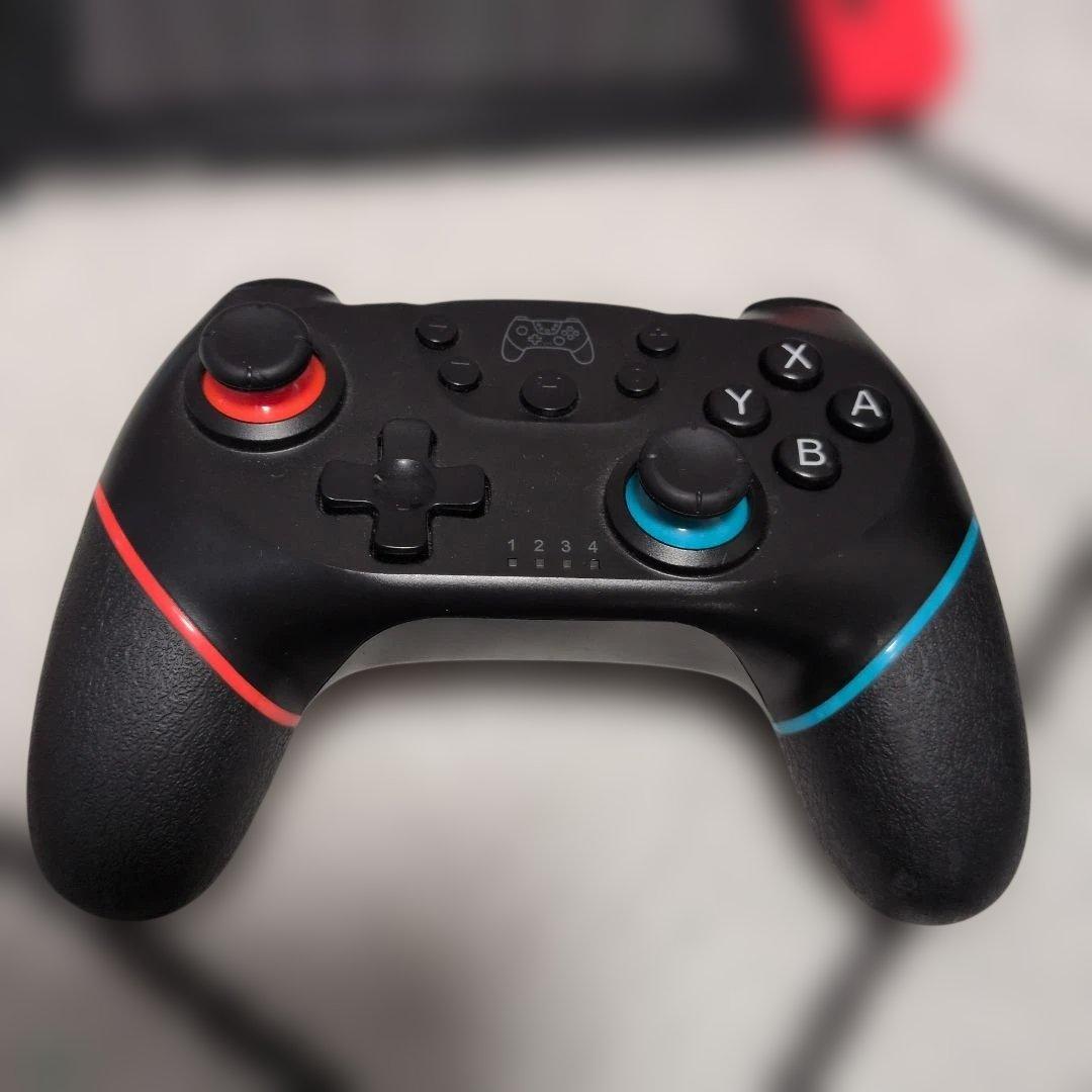 ま*り様 【美品】 Switch本体　プロコン　ケース　SDカード付き