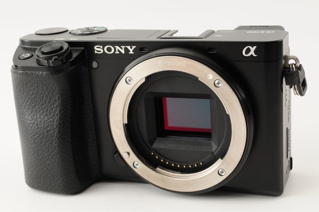 美品 ◆シャッター数:8,536回◆ SONY α6100 16-50mm
