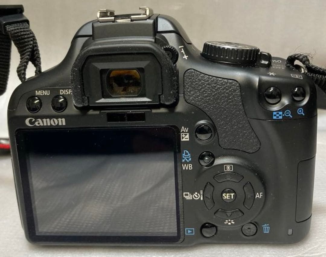 Canon EOS Kiss X2 デジタル一眼レフカメラ（セミハードケース付）