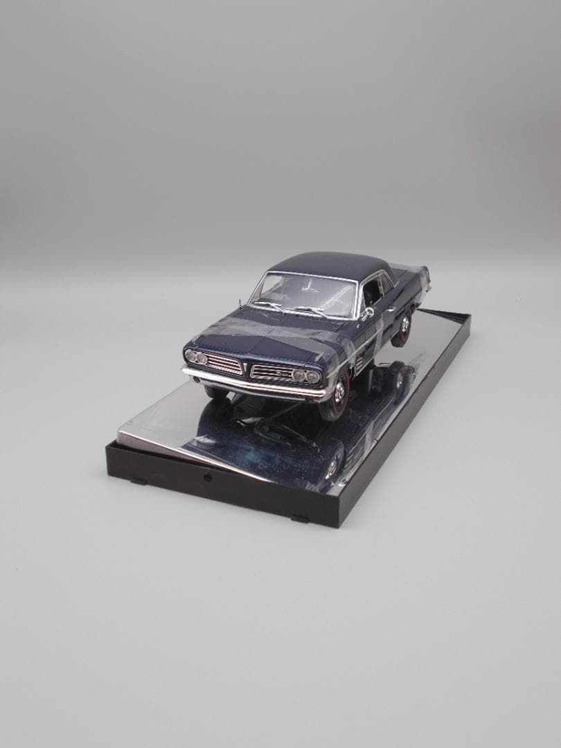 自動車 1963 Pontiac Lemans Coupe 1/18