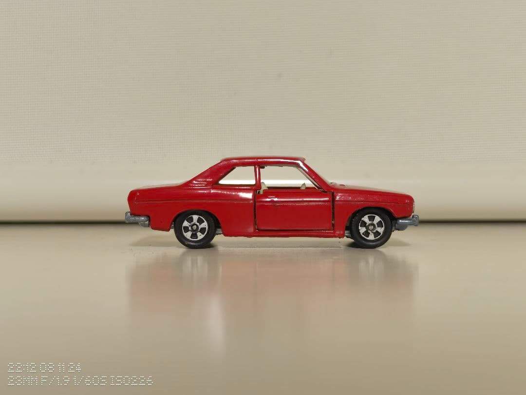 TOMICA　トミカ　ブルーバードSSS　クーペ　1Aホイール