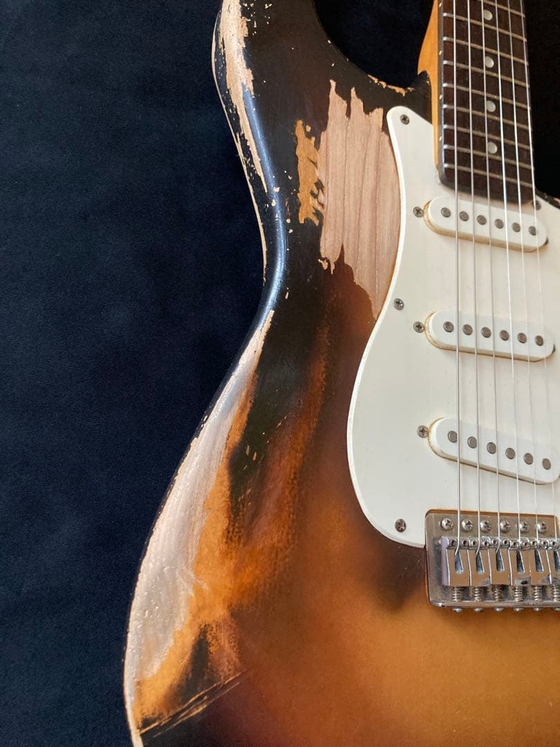 早い者勝ち　#12ストラトキャスタータイプ　ニトロセルロースラッカー塗装