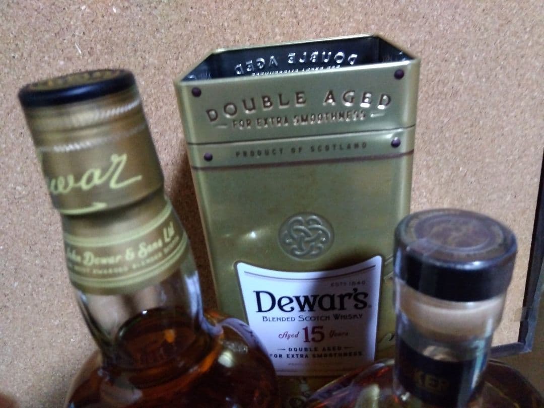 デュワーズ 15年とバスカー シングルモルト（青）ウイスキーセット