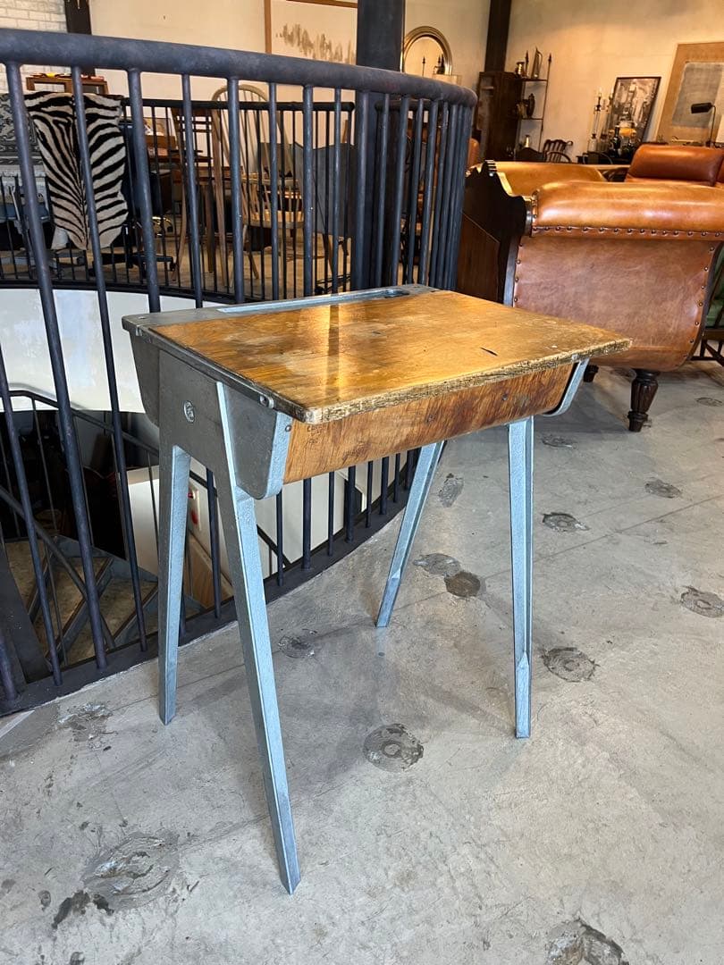 ESAVIAN イギリス　スクールデスク【推定50s-60s】