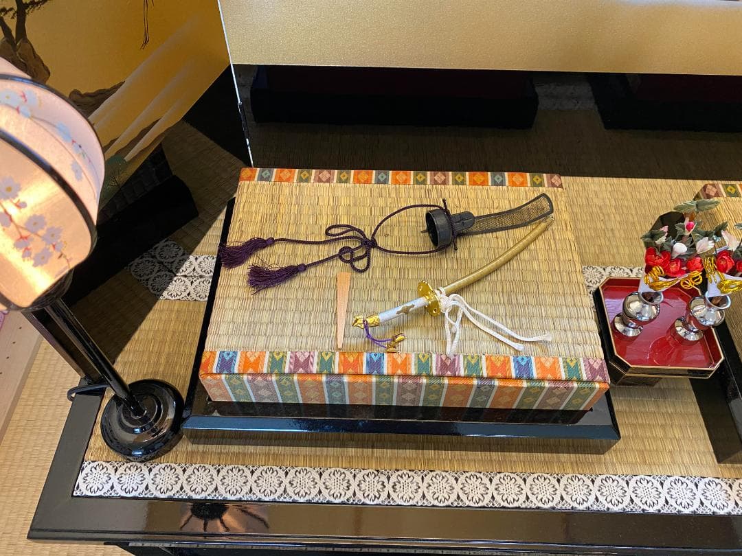 雛人形飾り 黒金　ひな壇三段飾り　人形なし