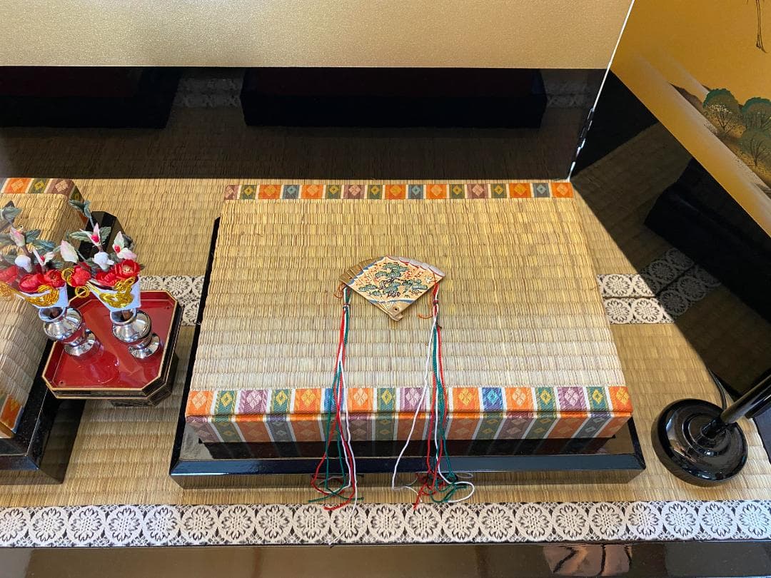 雛人形飾り 黒金　ひな壇三段飾り　人形なし