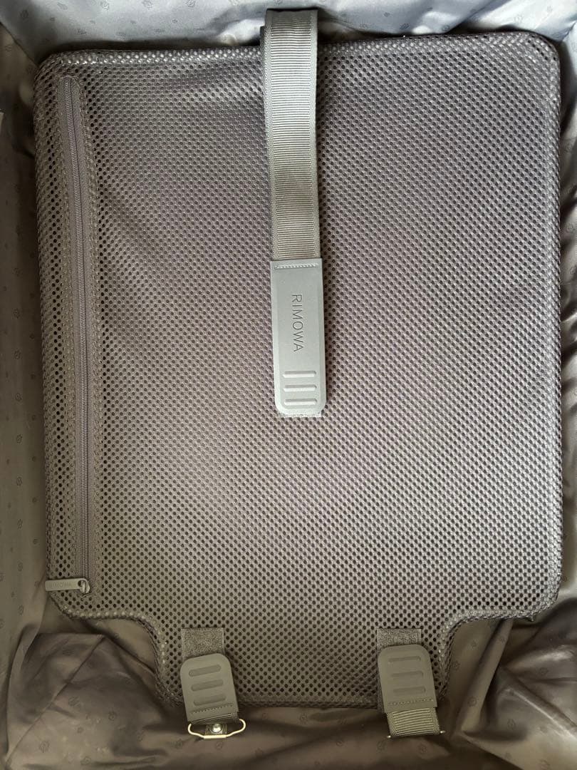 Y*様 RIMOWA ESSENTIALSLEEVE CabinPlus