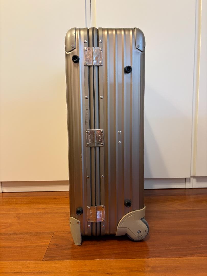 RIMOWA トパーズ チタニウム　944.63　TSAロック