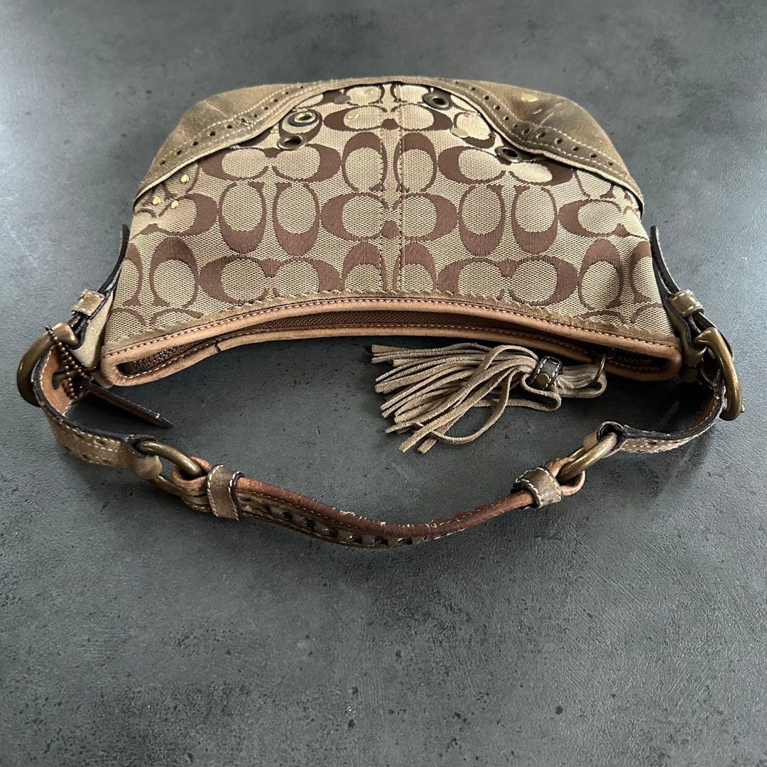 バッグ COACH Signature Suede Studded Hobo Bag