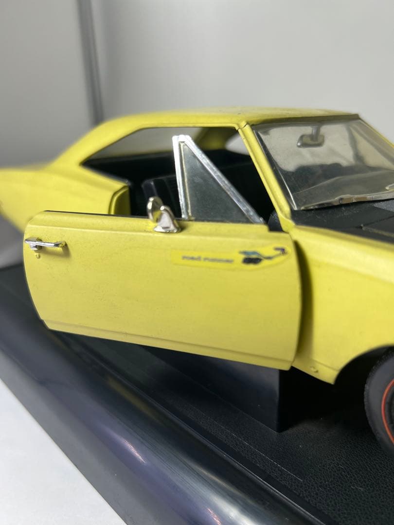 プリムス　ロードランナー1969 ダイキャストカー