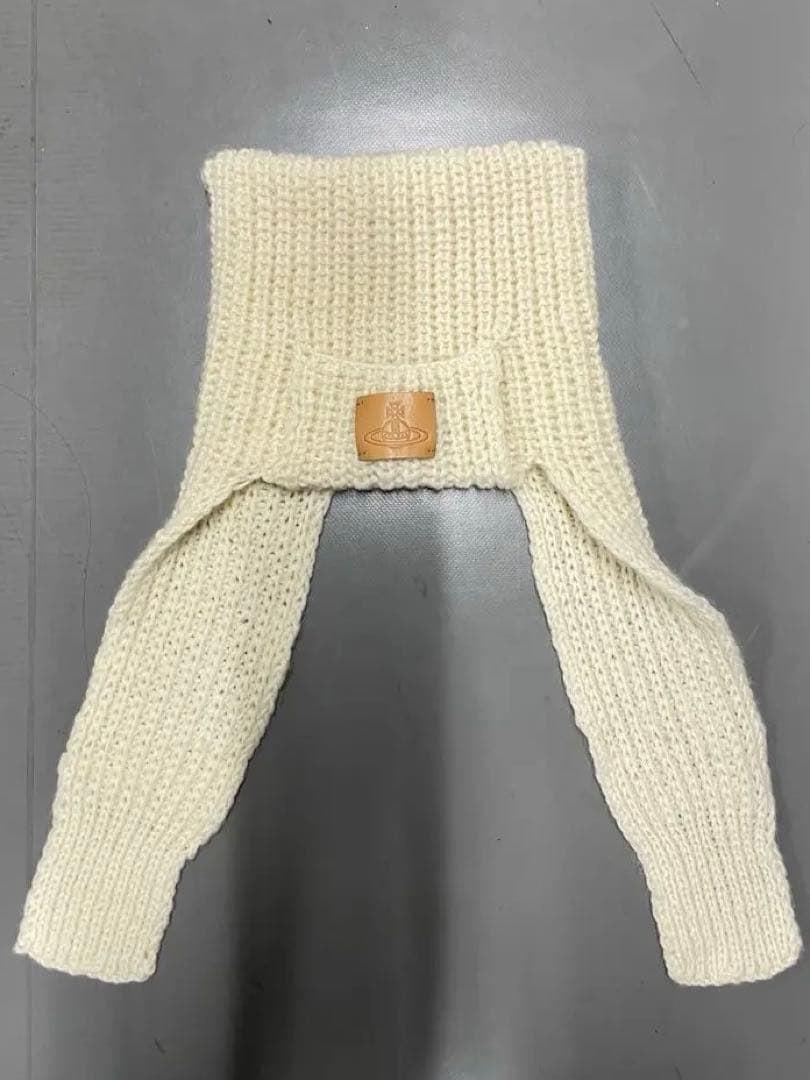 【viviennewestwood ヴィヴィアンウエストウッド】猫耳付きニット帽