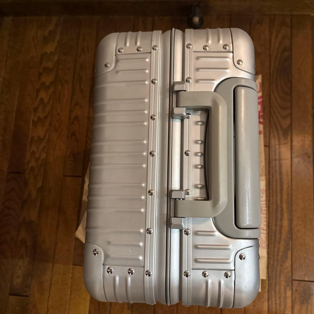 Mercedes Benzキャリーケース シルバー 中型