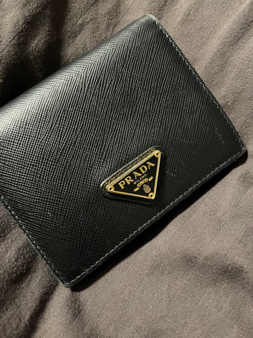 せ*も様 PRADA ブラック 二つ折り財布