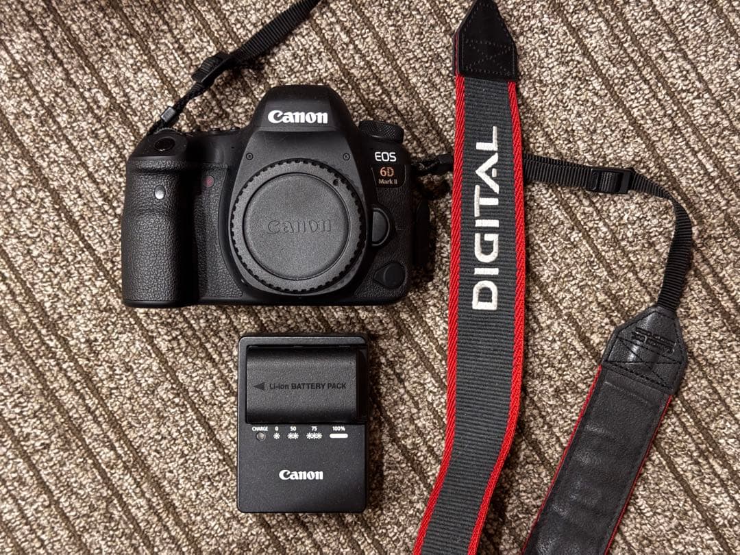 Canon EOS 6D Mark II ボディのみ デジタル一眼レフカメラ