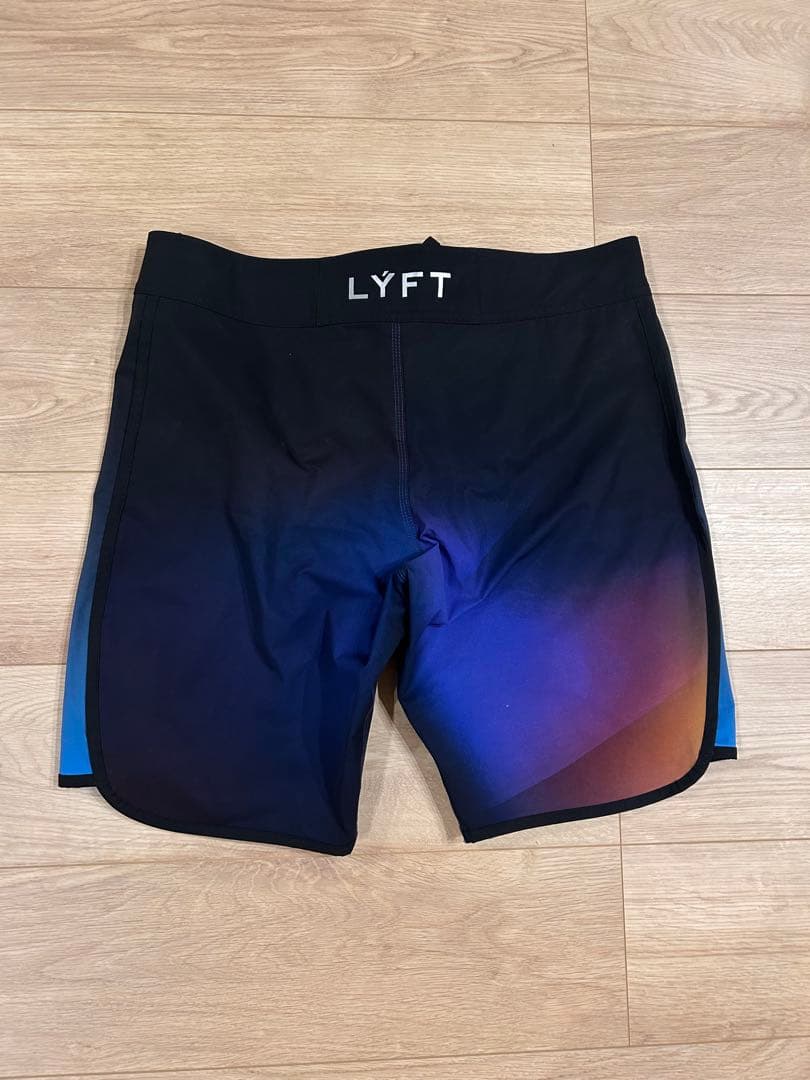 筋肉 　LYFT サーフパンツ グラデーションデザイン