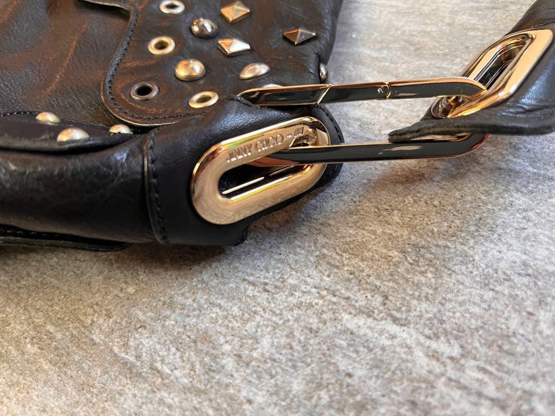 jimmy choo コラボ スタッズ付きブラックレザーショルダーバッグ