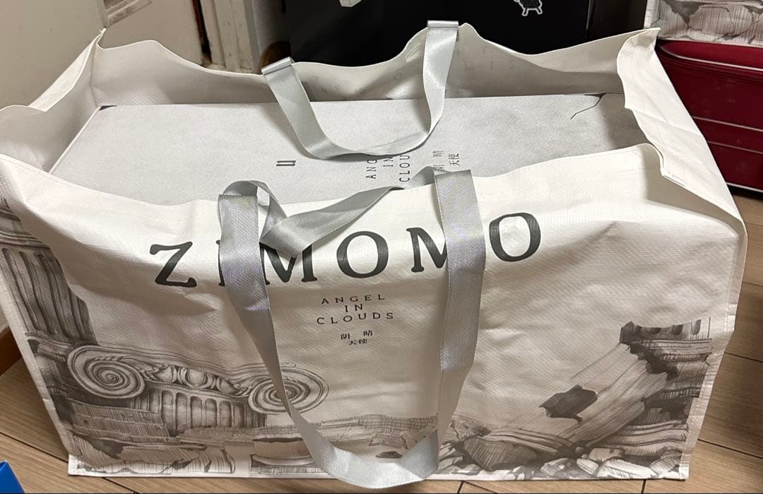 公式pop mart 東京の店舗で購入したものになります。正真正銘の正規品です。