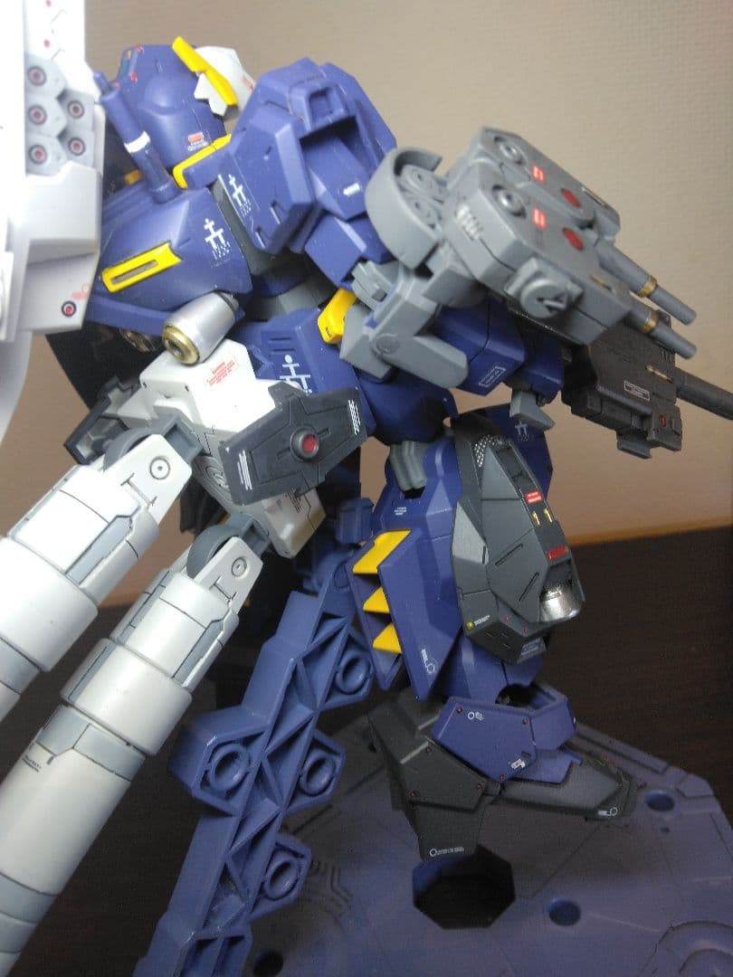 HG アドバンスド・ヘイズル　全塗装完成品　改造品　台座付　説明書付き