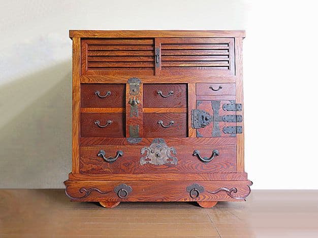 【在銘 七屋太郎刀】欅無垢材 車箪笥 鍵付き 玉杢・虎杢 時代箪笥 高級総欅