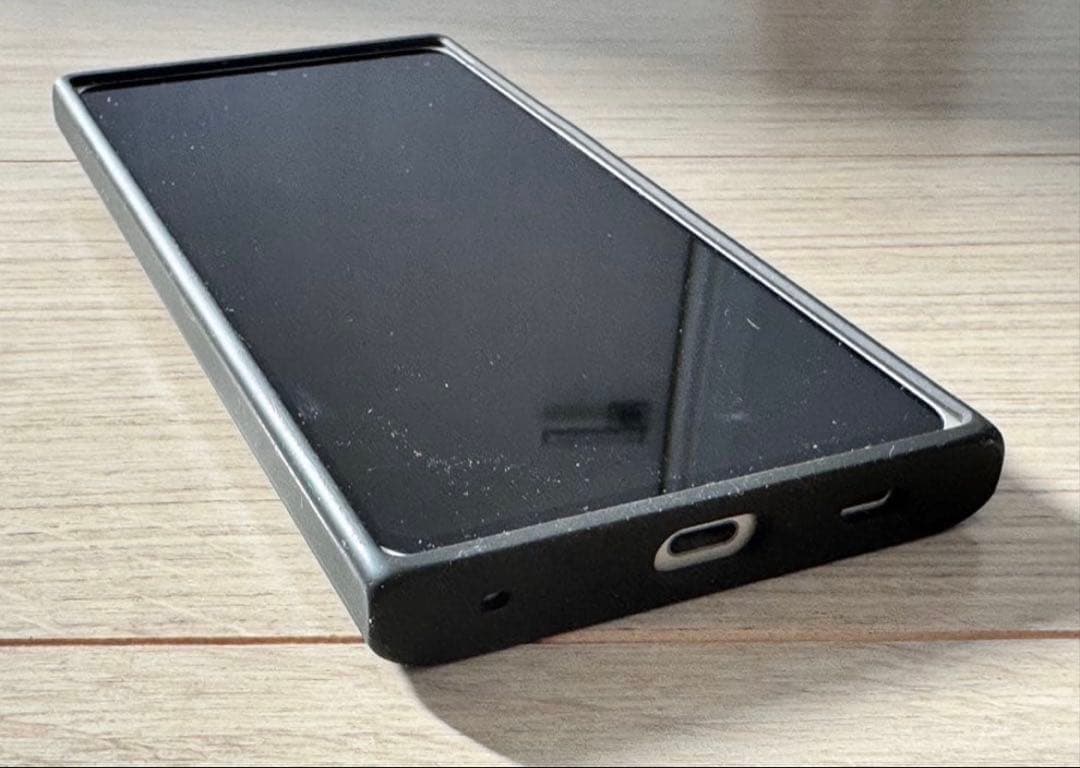 Leitz Phone 2 ホワイト　ケース付き