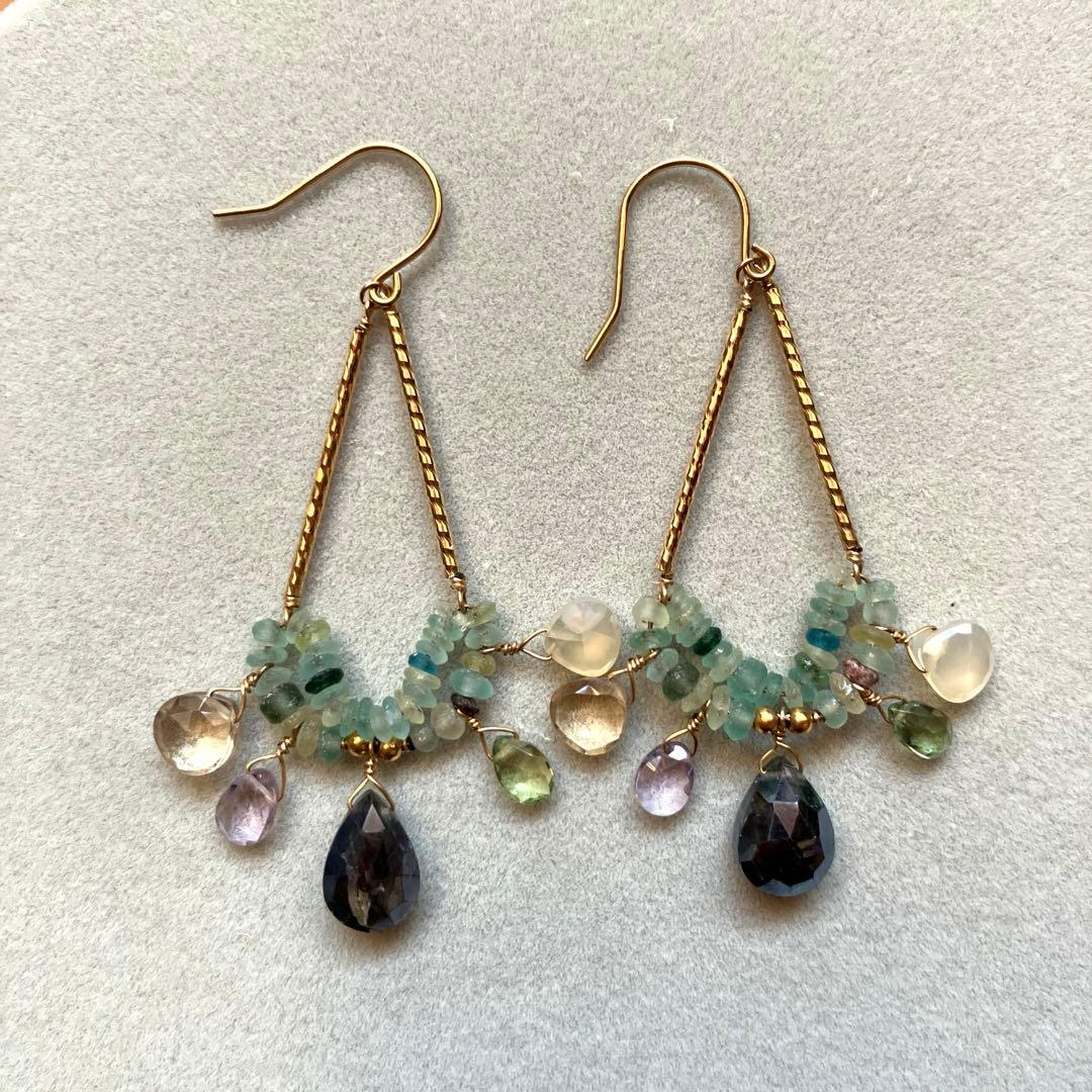 agete ローマンガラス ピアス