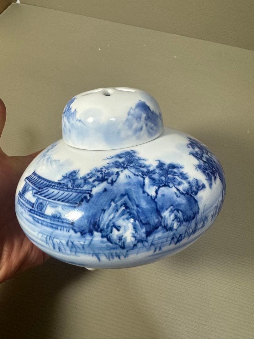 2284 有田焼　染付山水　香炉