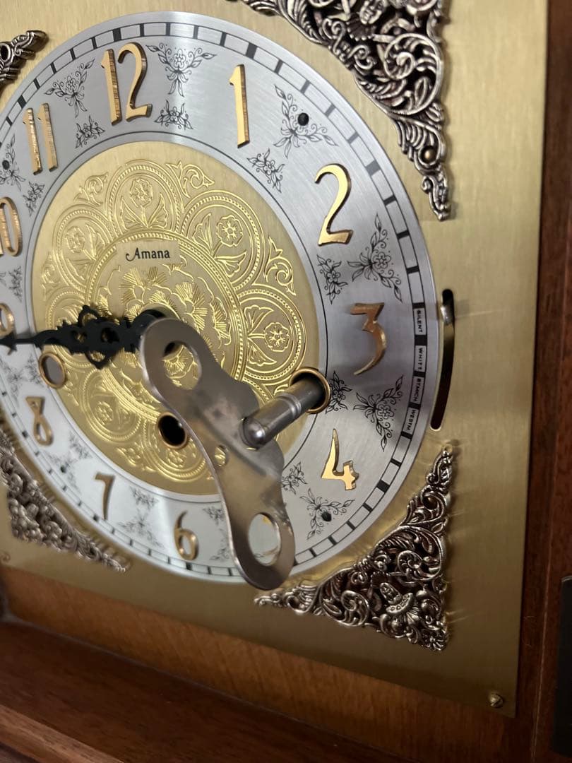 Amana 装飾的な木製置時計