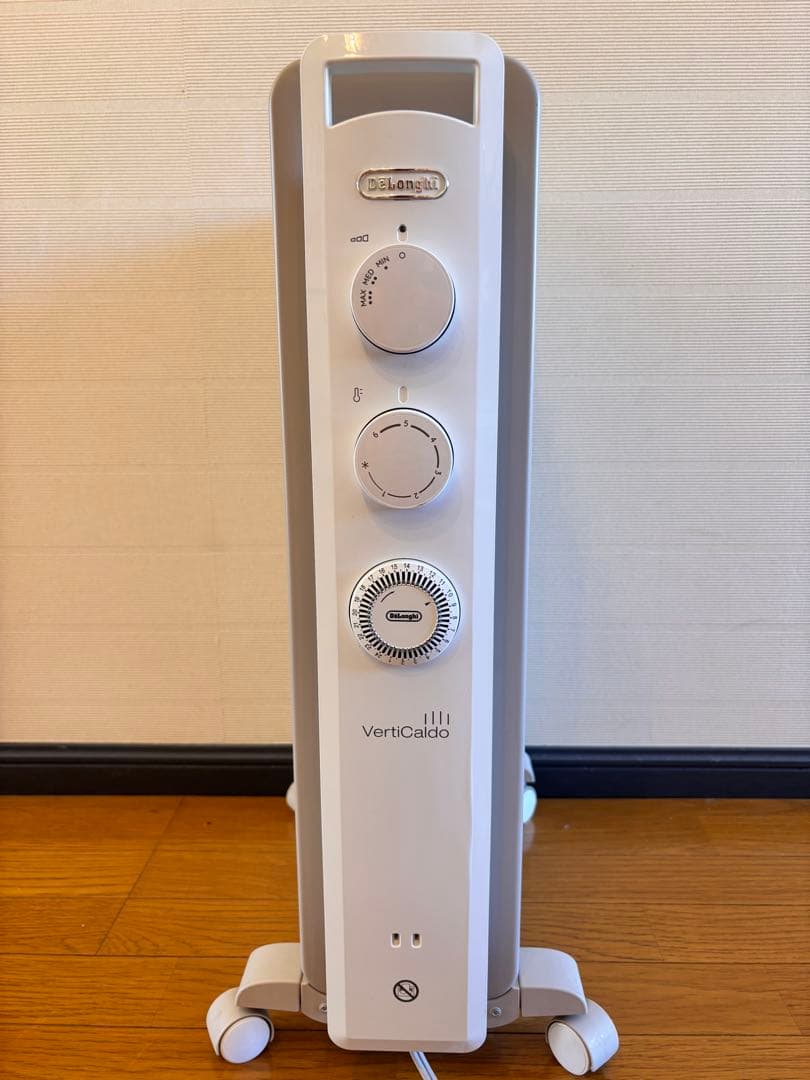DeLonghi VertCaldo ホワイト　オイルヒーター　ゼロ風暖房