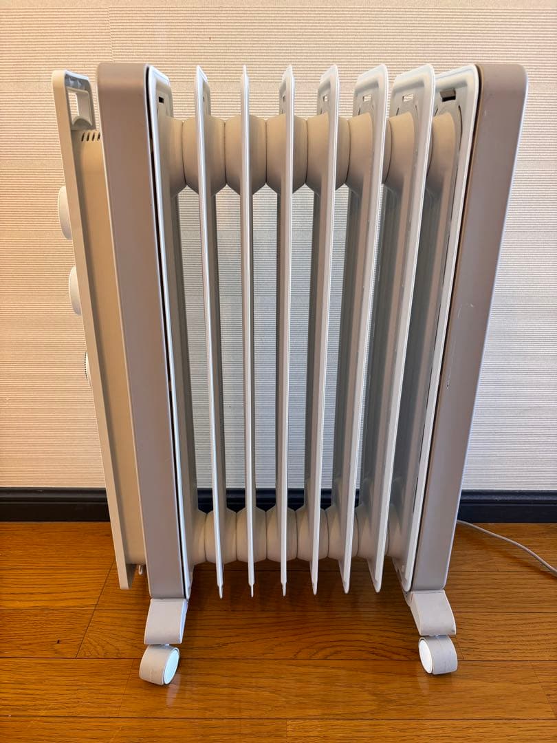 DeLonghi VertCaldo ホワイト　オイルヒーター　ゼロ風暖房