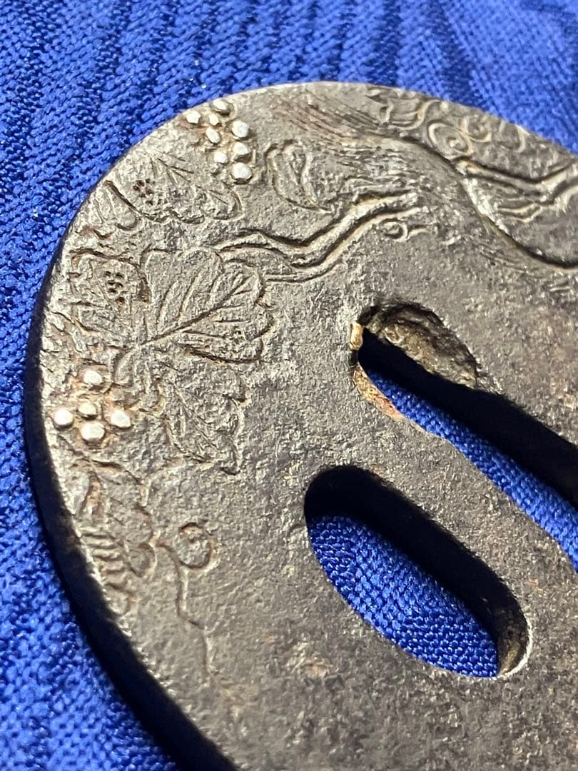 鍔　日本刀　鉄鍔　時代物　銀象嵌