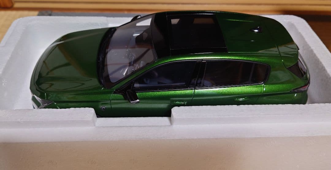 1/18 otto プジョー308 グリーン ミニカー