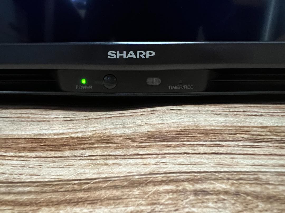 シャープ 4K対応液晶テレビ AQUOS 4T-C50AJ1 壁掛け　画面線あり