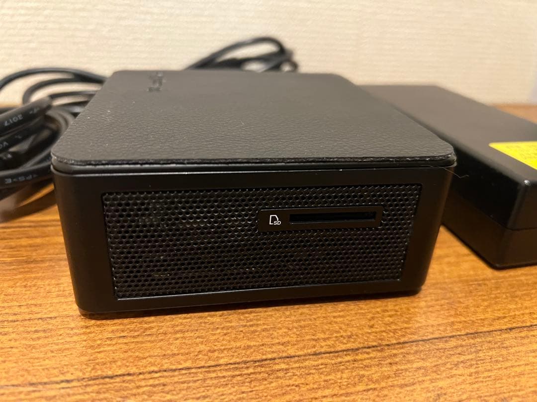 Intel NUC Loopgate i5第11世代 NUC11PAHi5000